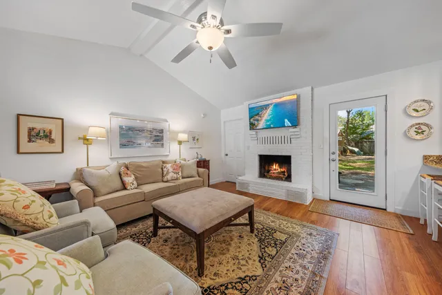 $469,900 | 207 Oakwood Circle, Niceville, FL 32578