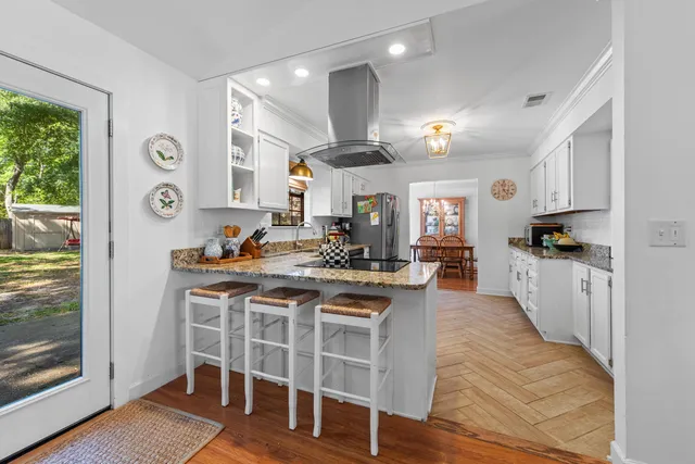 $469,900 | 207 Oakwood Circle, Niceville, FL 32578