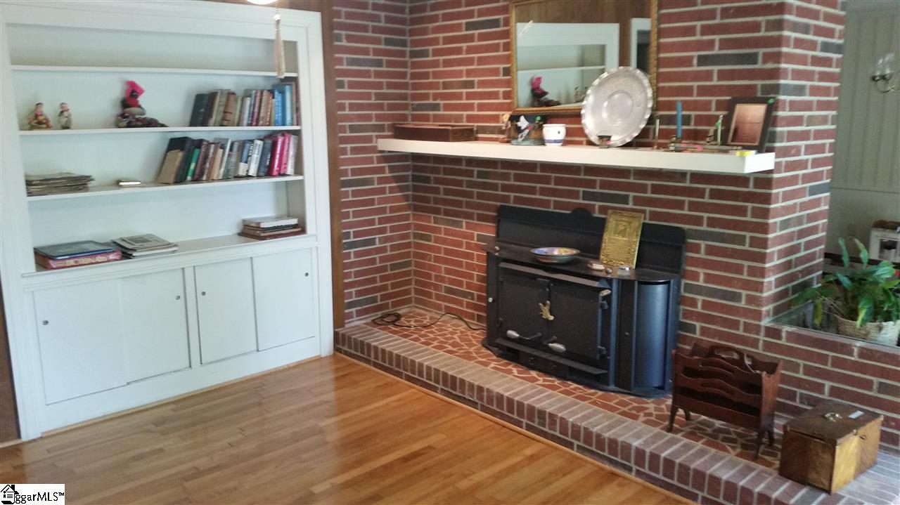1614 Hudson Road Greer, SC 29650 - Photo 5 of 35 Gallery Image 5