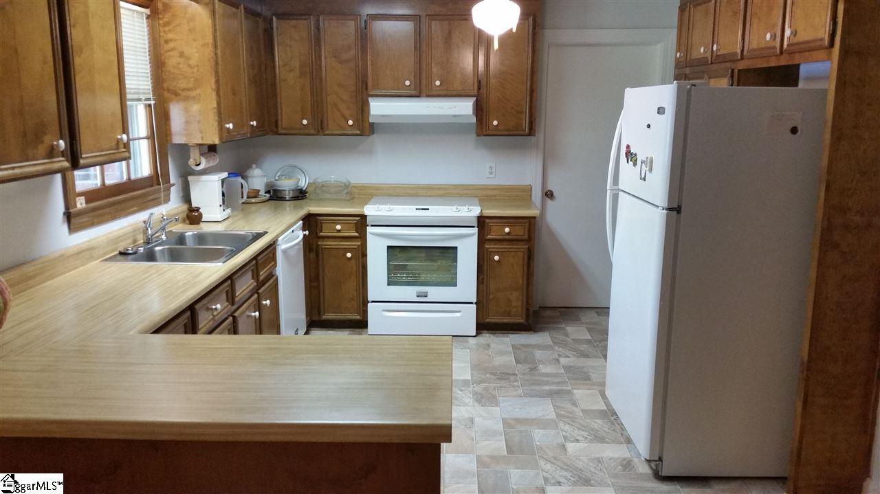 1614 Hudson Road Greer, SC 29650 - Photo 10 of 35 Gallery Image 10