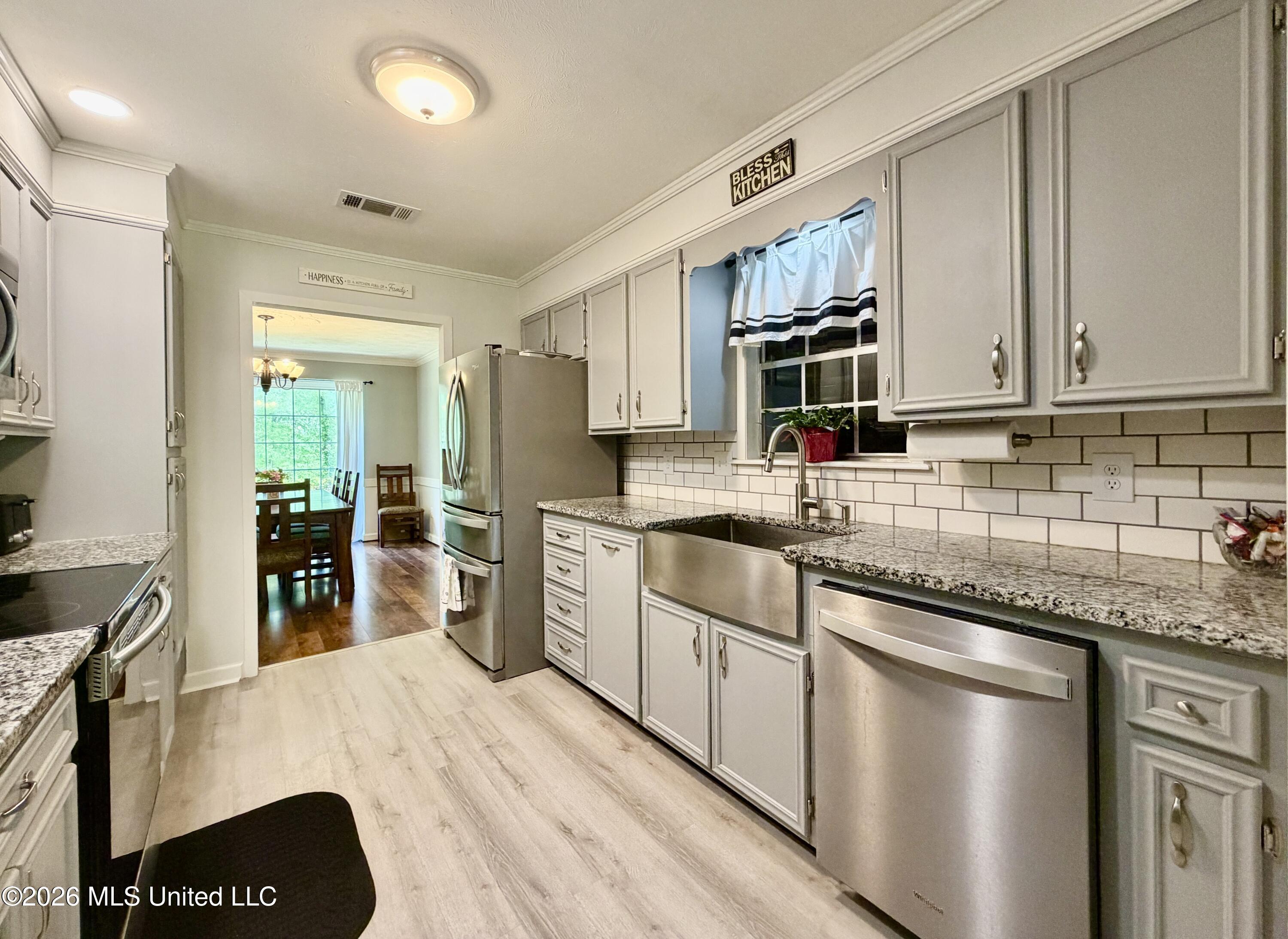 218 Gillespie Circle Raymond, MS 39154 - Photo 15 of 42 gillkitchen1