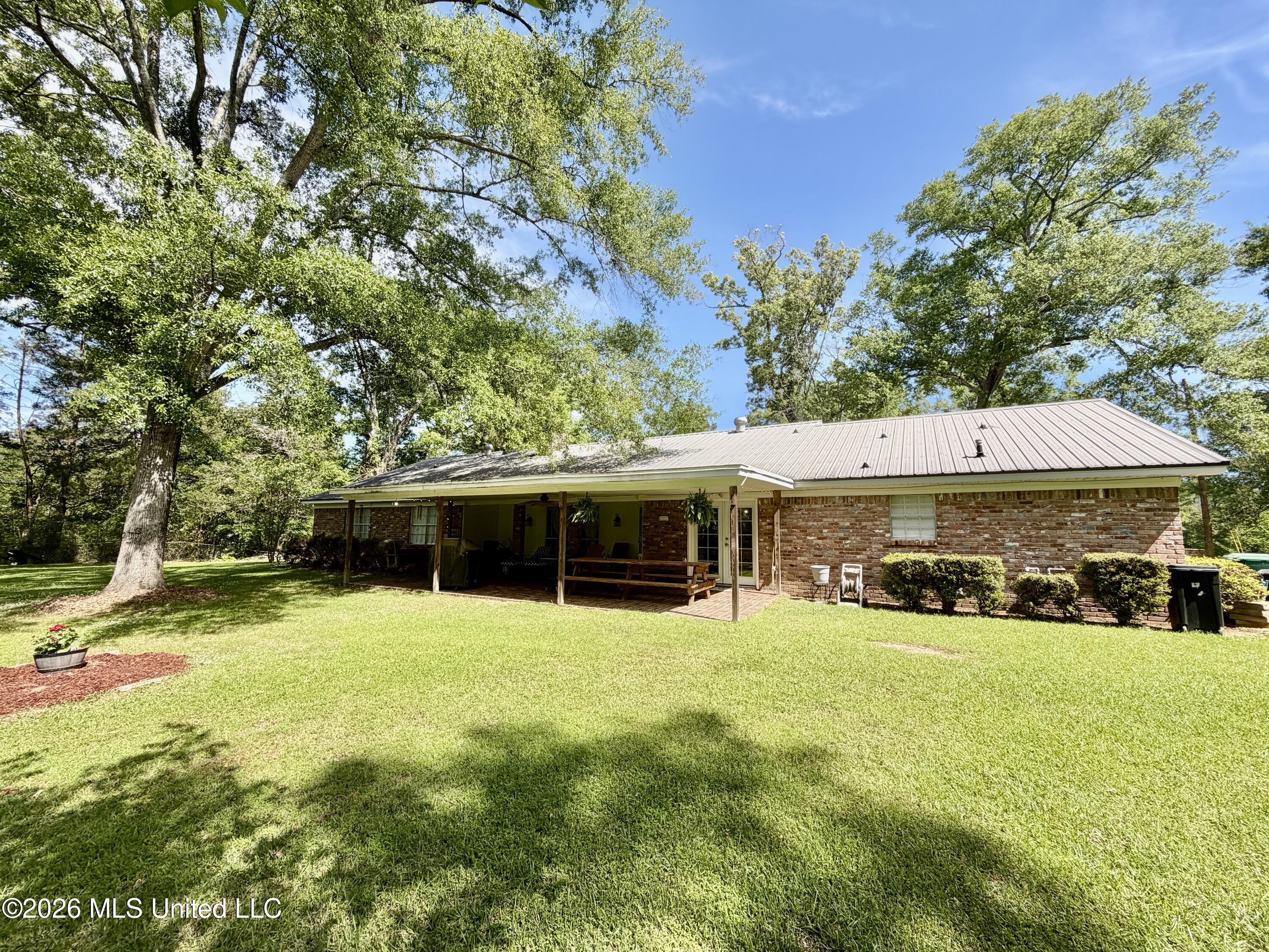 218 Gillespie Circle Raymond, MS 39154 - Photo 40 of 42 gillbackpatio