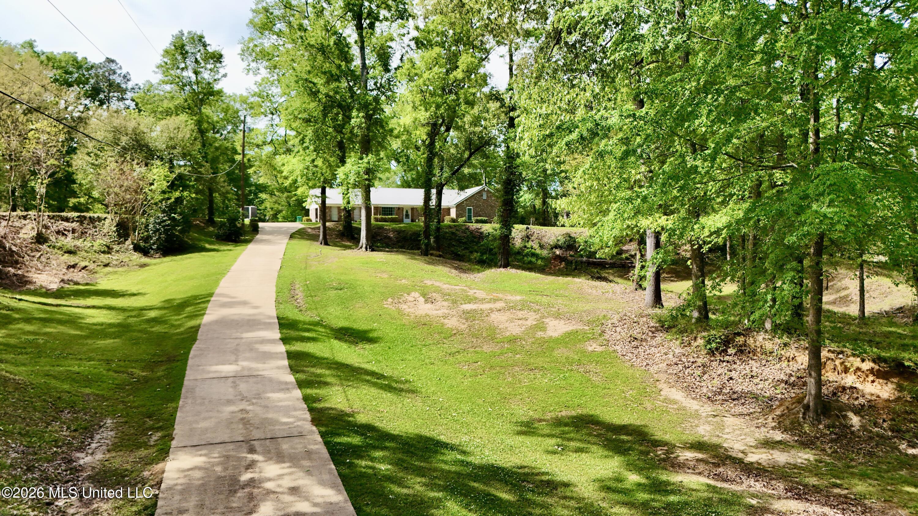 218 Gillespie Circle Raymond, MS 39154 - Photo 4 of 42 gillfrontextra