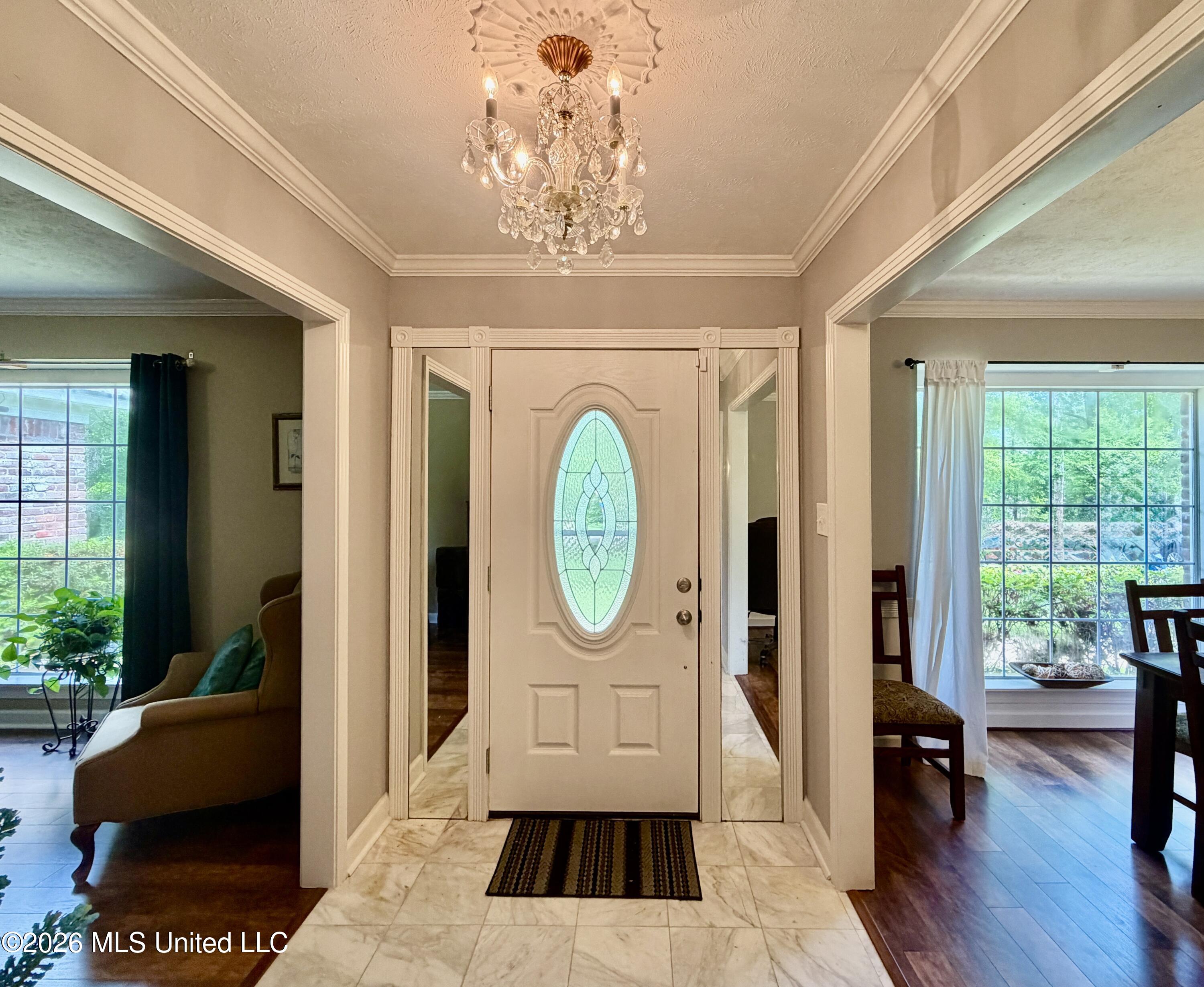 218 Gillespie Circle Raymond, MS 39154 - Photo 8 of 42 gill2309foyer