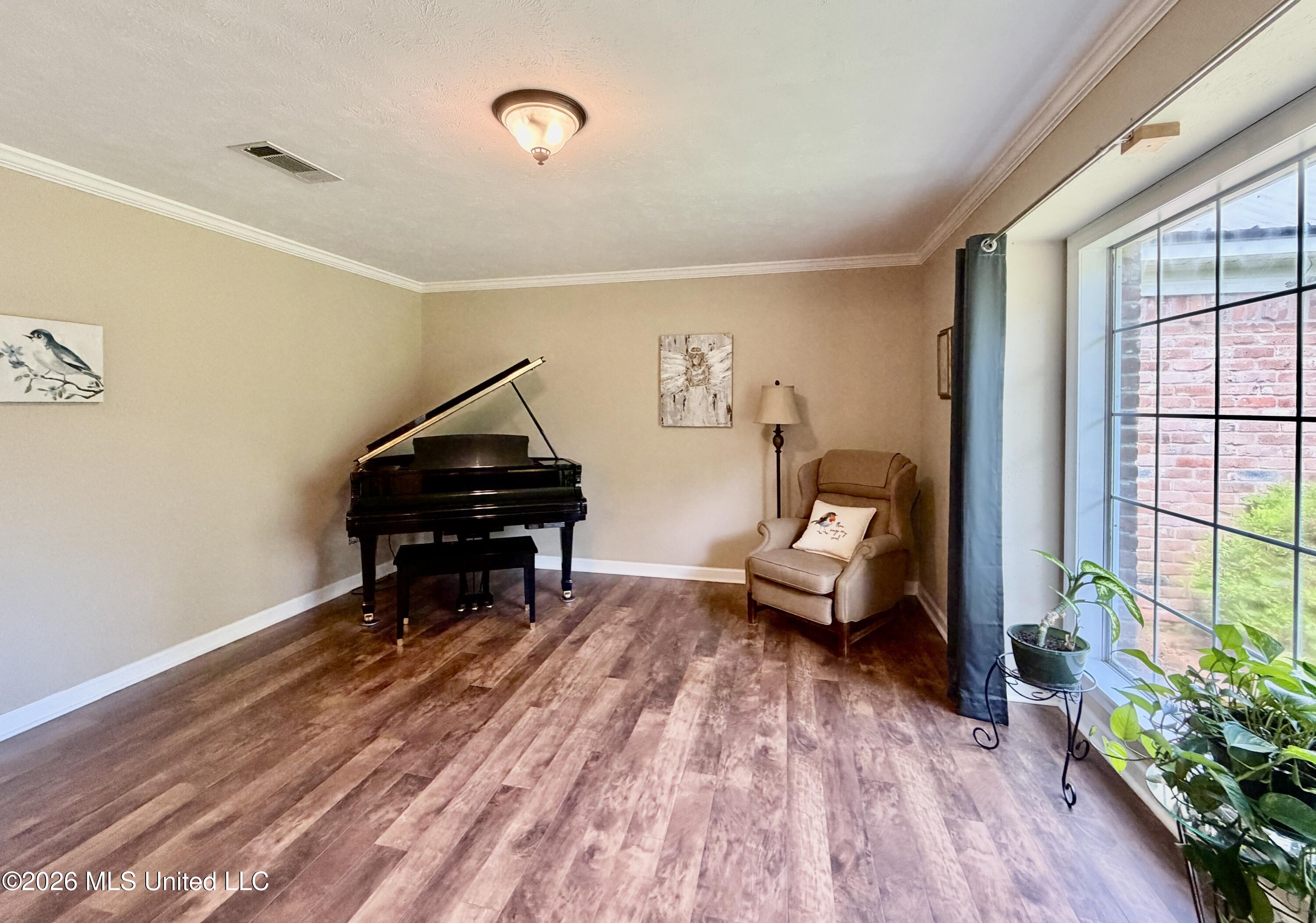 218 Gillespie Circle Raymond, MS 39154 - Photo 9 of 42 gill2205pianoroom