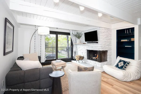 $10,000 | 901 East Hyman Avenue, Unit 4, Aspen, CO 81611