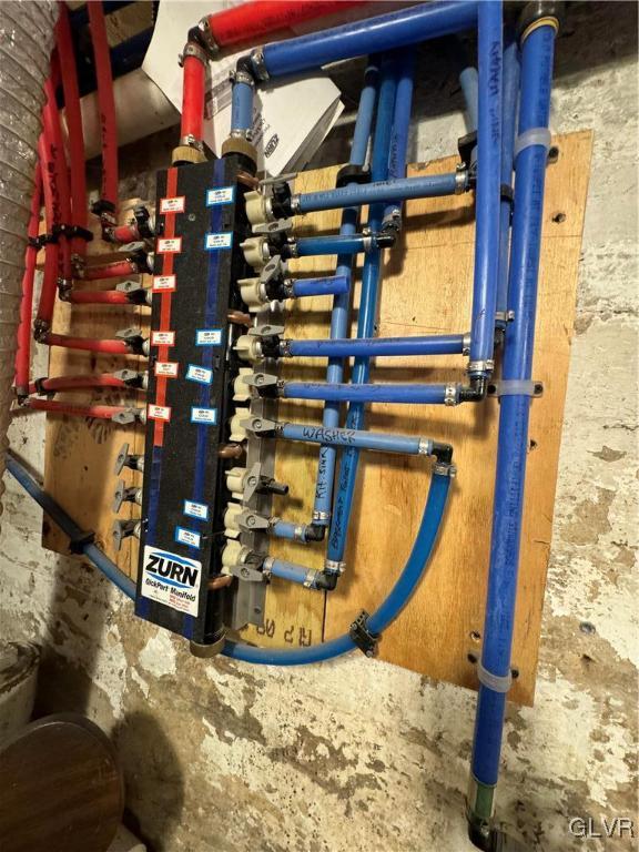 588 Mauch Chunk Road Palmerton, PA 18071 - Photo 30 of 32 a view of entryway