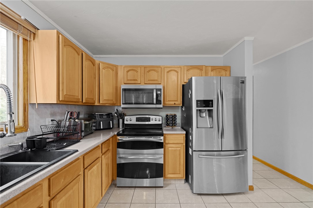 10 Basil Crossing Cranston, RI 02921 - Photo 18 of 50 Gallery Image 18