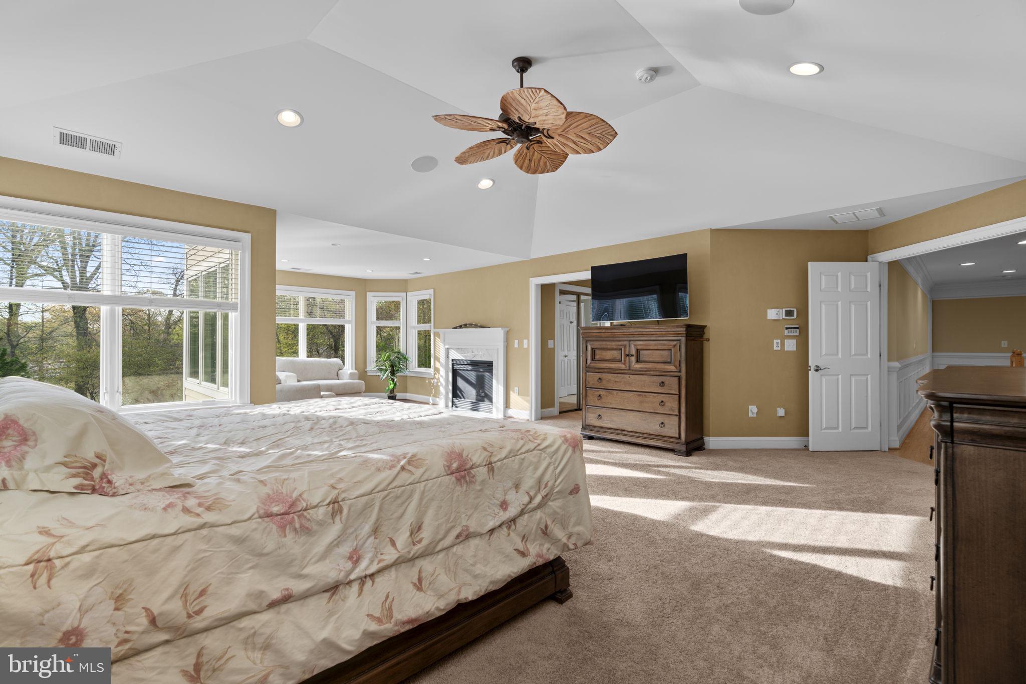 370 Eagle Hill Road Pasadena, MD 21122 - Photo 39 of 118 Primary Bedroom