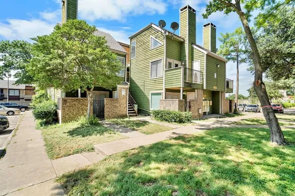 $1,500 | 9807 Walnut Street, Unit D205, Dallas, TX 75243