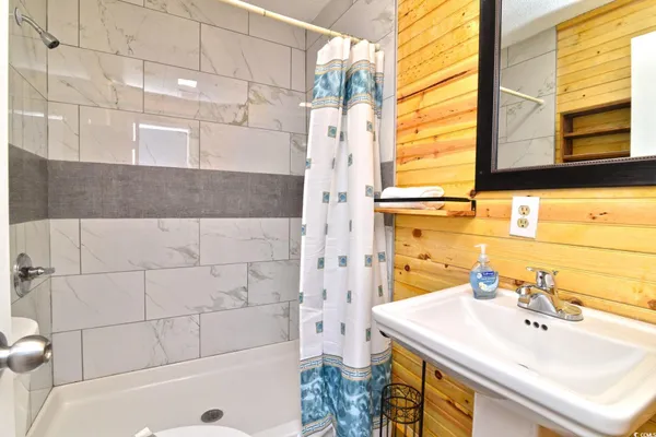 $692,900 | 219 27th Avenue North, North Myrtle Beach, SC 29582