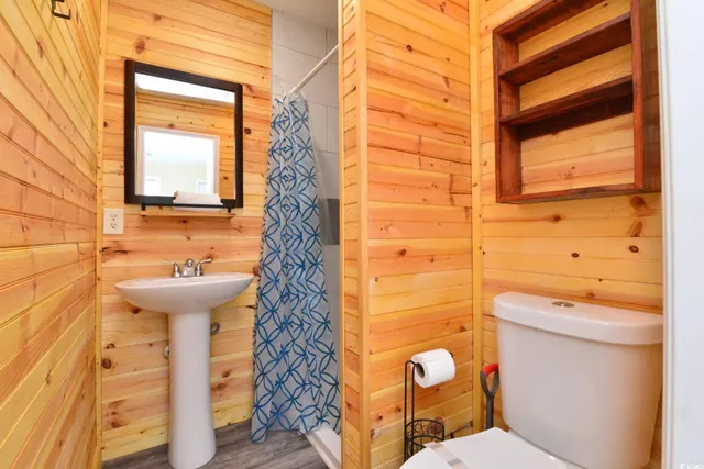 $700,000 | 219 27th Avenue North, North Myrtle Beach, SC 29582