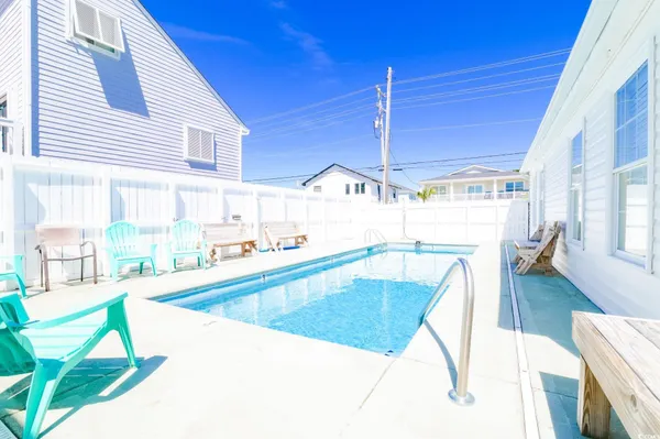 $692,900 | 219 27th Avenue North, North Myrtle Beach, SC 29582