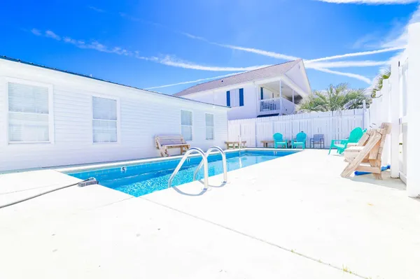 $692,900 | 219 27th Avenue North, North Myrtle Beach, SC 29582