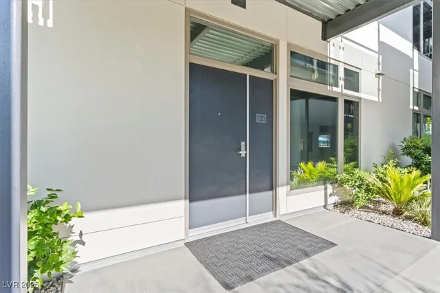 $2,495 | 8925 West Flamingo Road, Unit 120, Las Vegas, NV 89147
