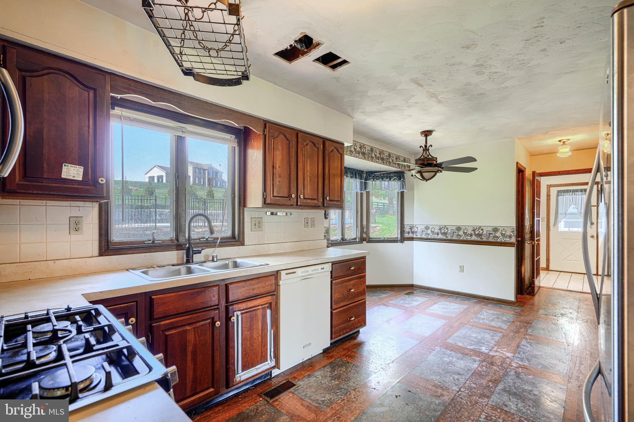 2625 Old Taneytown Road Westminster, MD 21158 - Photo 17 of 77 Kitchen