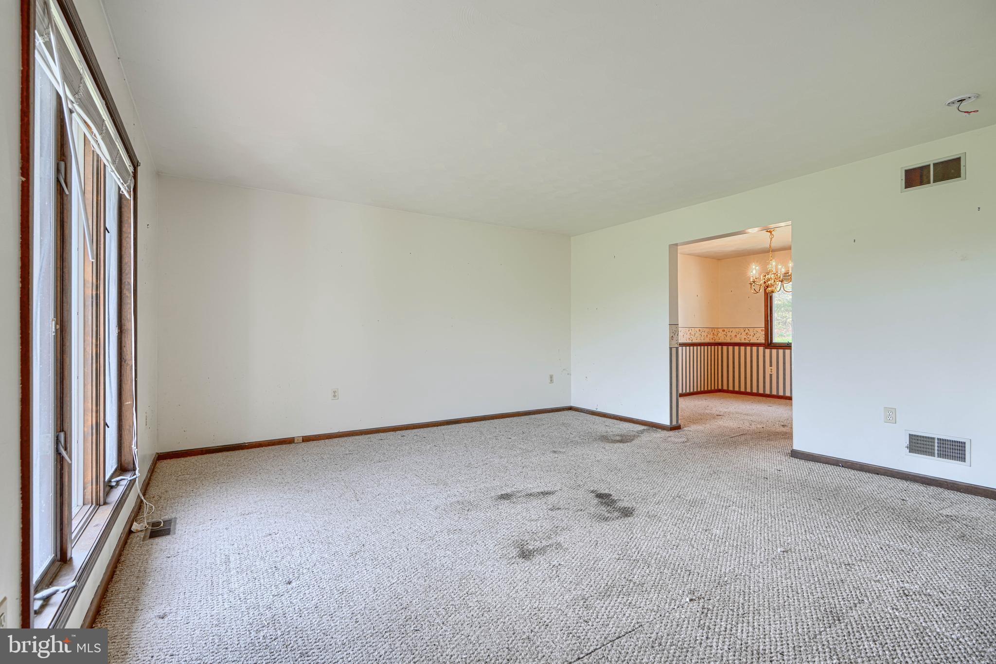 2625 Old Taneytown Road Westminster, MD 21158 - Photo 6 of 77 Living room