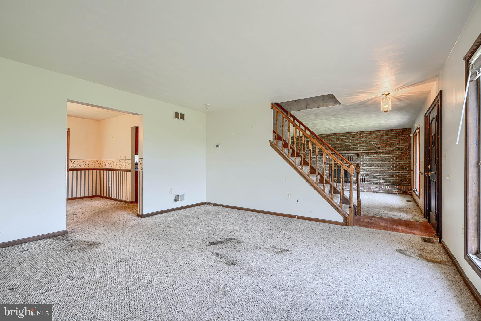 2625 Old Taneytown Road Westminster, MD 21158 - Photo 7 of 77 Living room