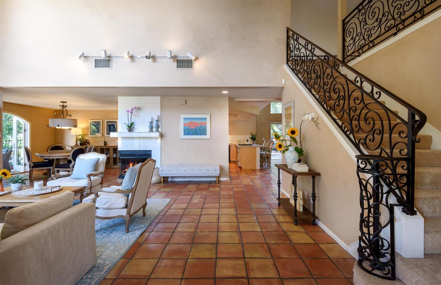 1201 Rains Court Ojai, CA 93023 - Photo 4 of 38 a living room with furniture