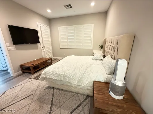 $5,500 | 8480 Warbonnet Way, Las Vegas, NV 89113