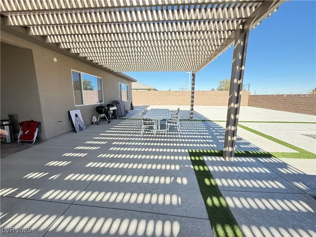 $5,500 | 8480 Warbonnet Way, Las Vegas, NV 89113