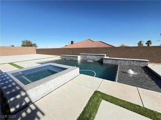 $5,500 | 8480 Warbonnet Way, Las Vegas, NV 89113