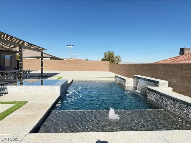 $5,500 | 8480 Warbonnet Way, Las Vegas, NV 89113