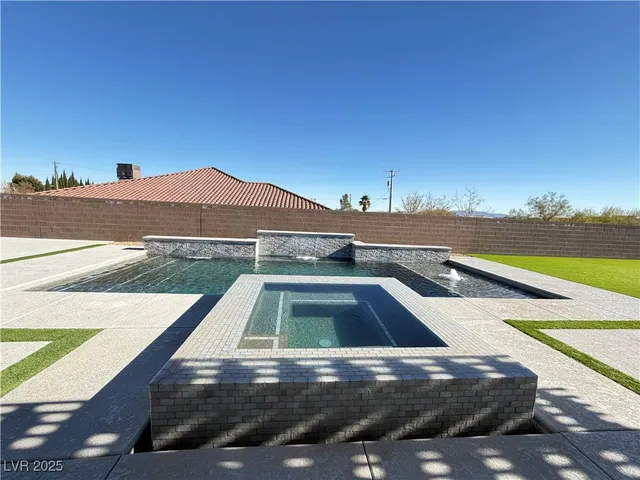 $5,500 | 8480 Warbonnet Way, Las Vegas, NV 89113