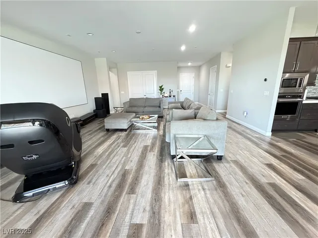 $5,500 | 8480 Warbonnet Way, Las Vegas, NV 89113