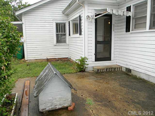 2104 Ashley Road Charlotte, NC 28208 - Photo 4 of 16 Gallery Image 4