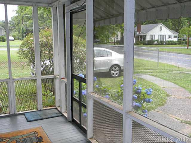2104 Ashley Road Charlotte, NC 28208 - Photo 8 of 16 Gallery Image 8