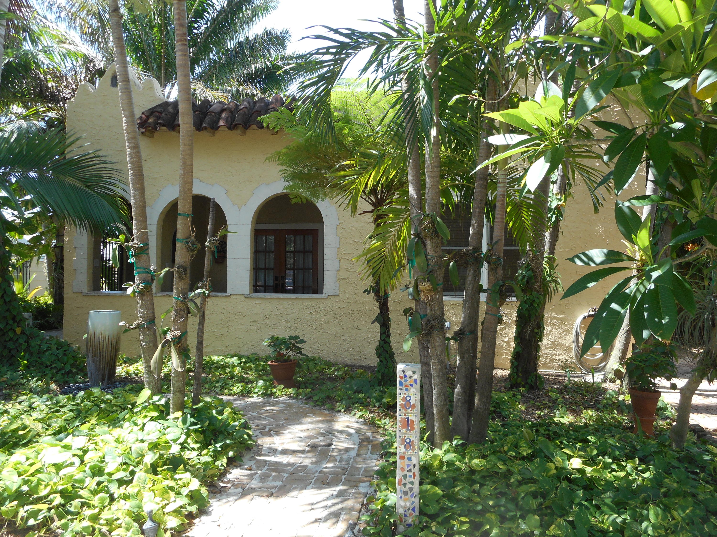 818 Avon Road West Palm Beach, FL 33401 - Photo 1 of 17 DSCN2111