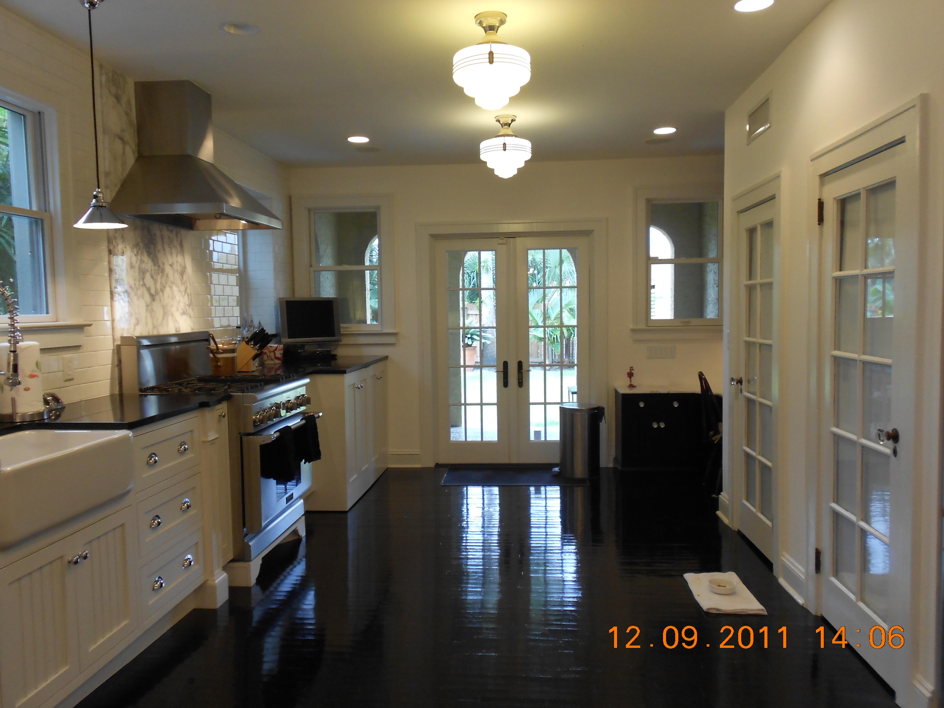 818 Avon Road West Palm Beach, FL 33401 - Photo 7 of 17 Kitchen