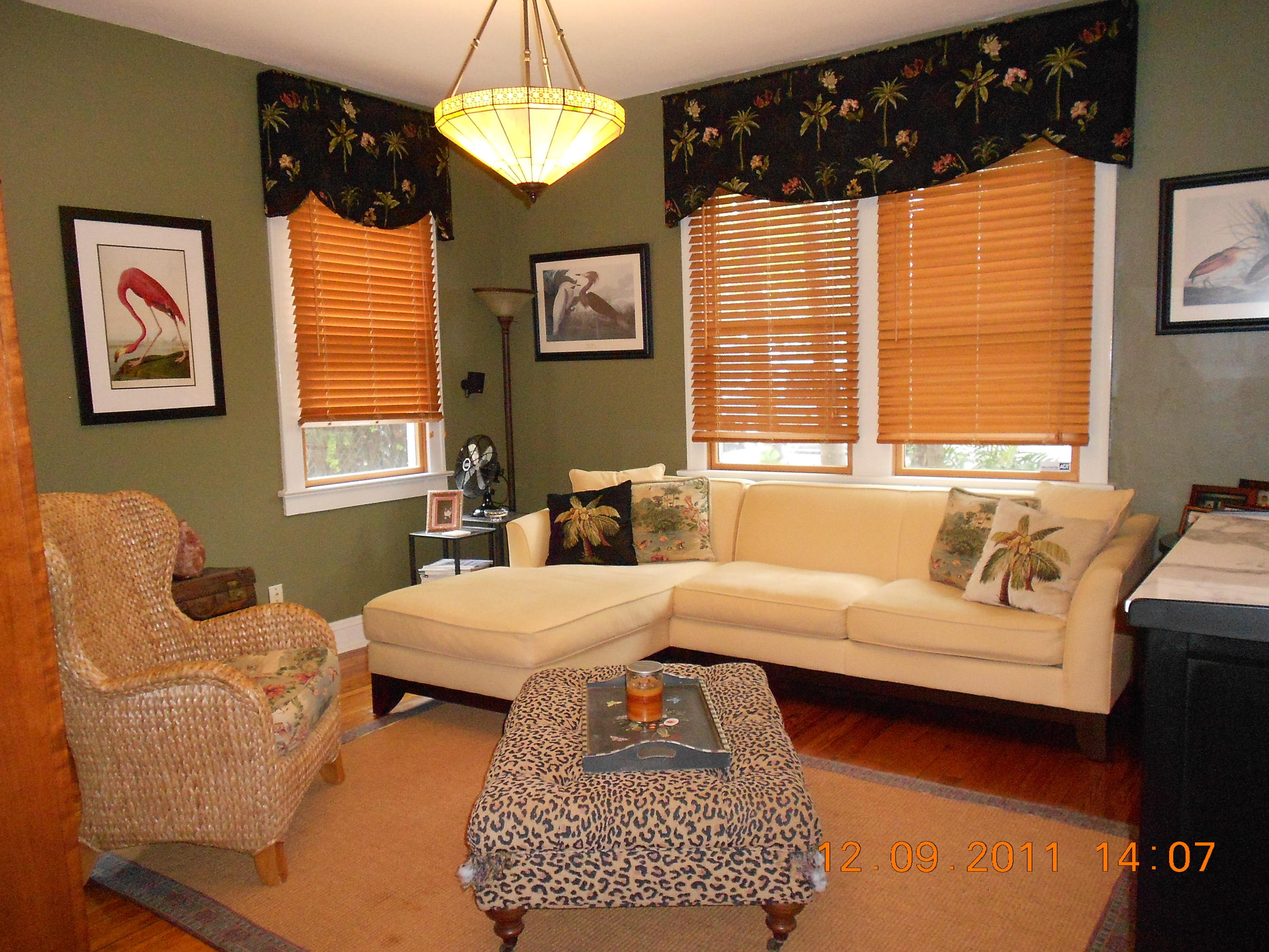 818 Avon Road West Palm Beach, FL 33401 - Photo 9 of 17 Guest/media room