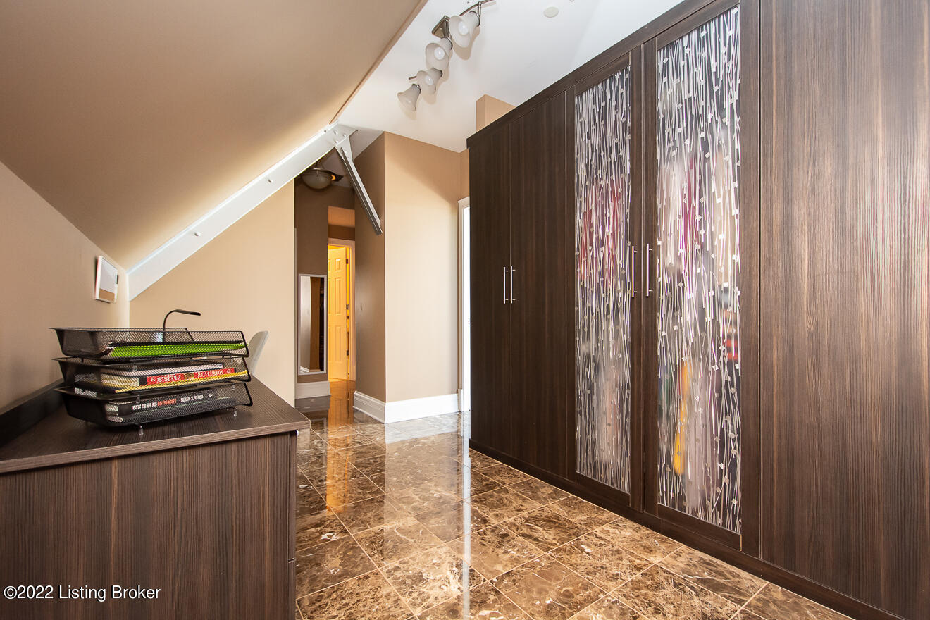 966 Cherokee Road, Unit 305 Louisville, KY 40204 - Photo 60 of 85 Cherokee -81