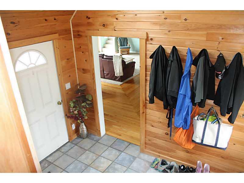 628 Buzzell Hill Road Hope, ME 04847 - Photo 13 of 35 Foyer.