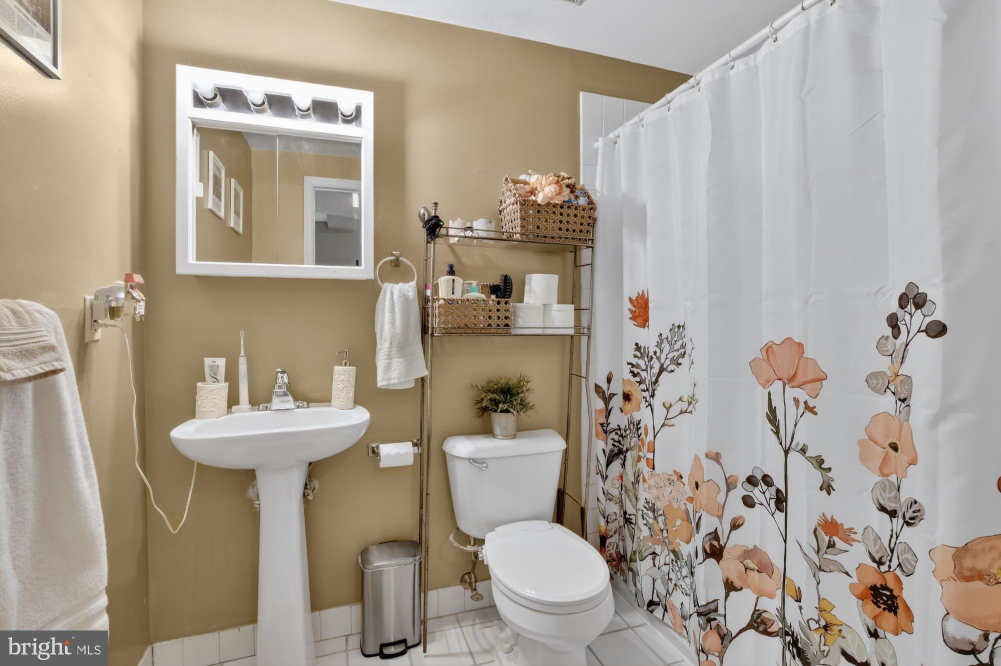 1324 Locust Street, Unit 212 Philadelphia, PA 19107 - Photo 8 of 29