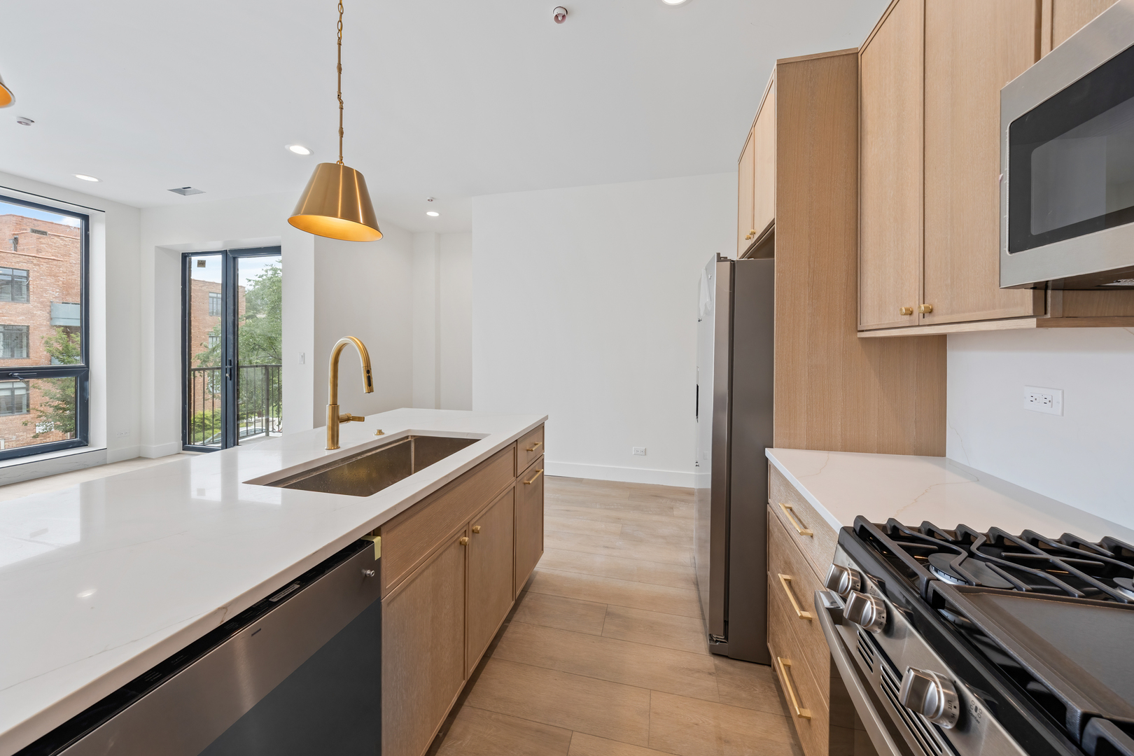 1313 West Taylor Street, Unit 2 Chicago, IL 60607 - Photo 7 of 27 Gallery Image 7