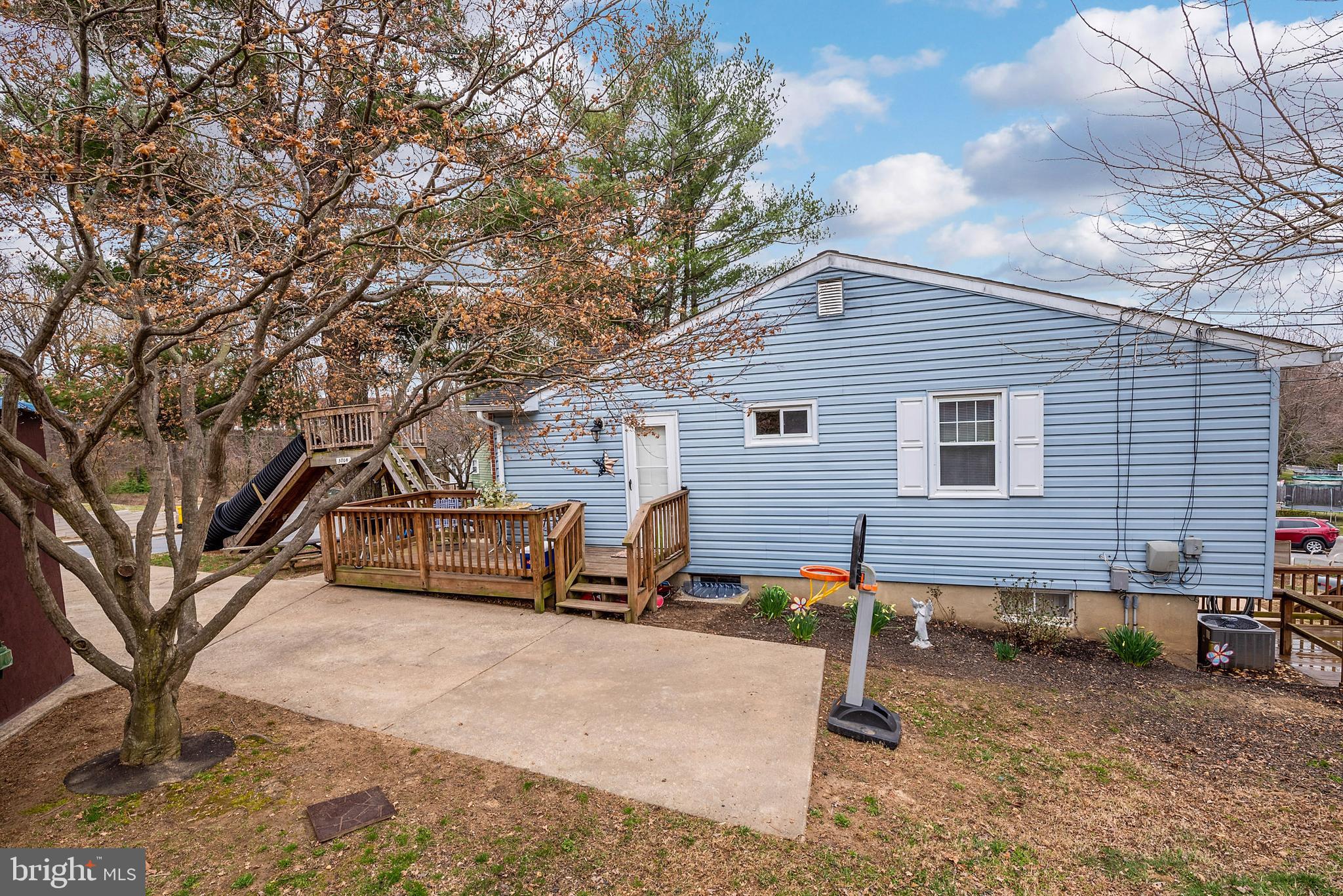5704 Park Road Baltimore, MD 21225 - Photo 5 of 33 Off Street Parking & Side Deck