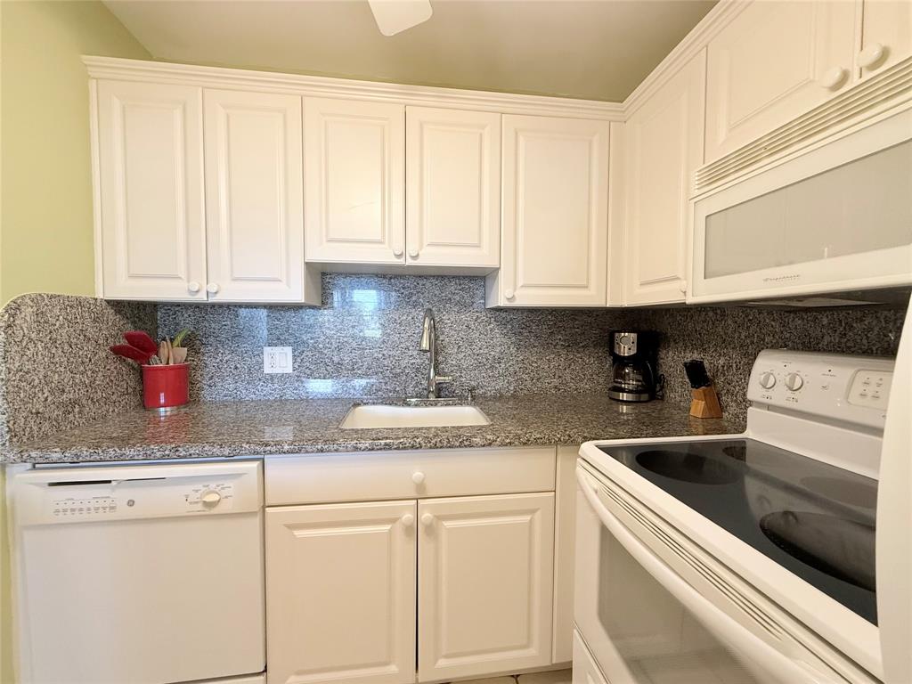 1113 Cambridge East, Unit 1113 Deerfield Beach, FL 33442 - Photo 15 of 44