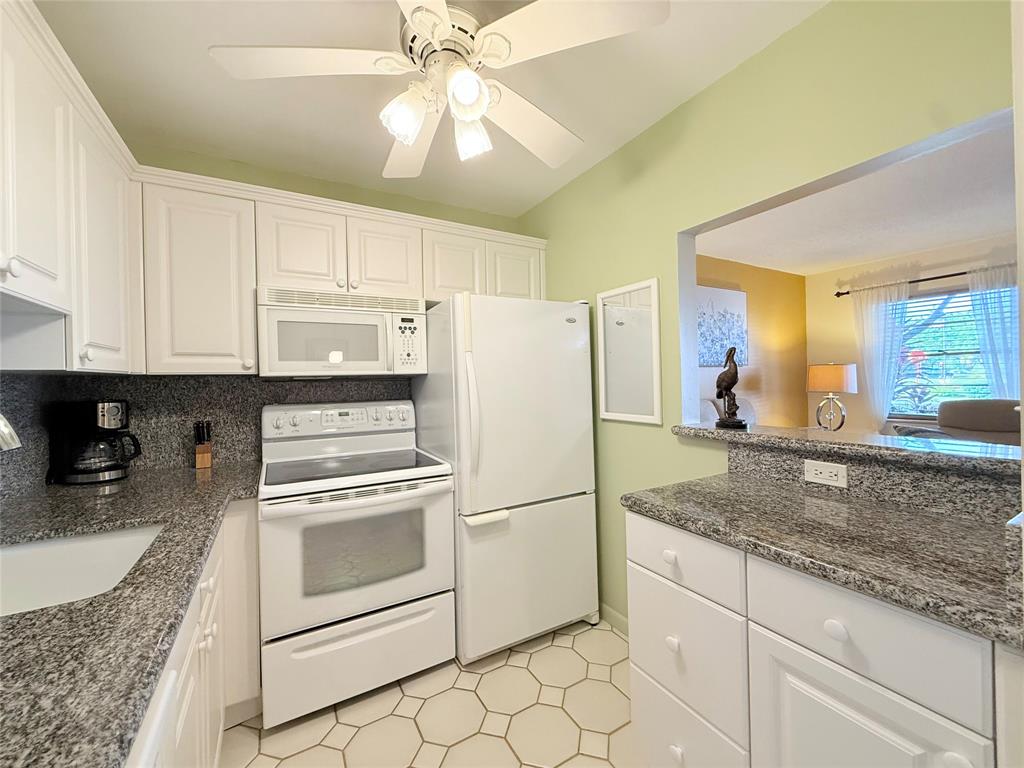 1113 Cambridge East, Unit 1113 Deerfield Beach, FL 33442 - Photo 16 of 44