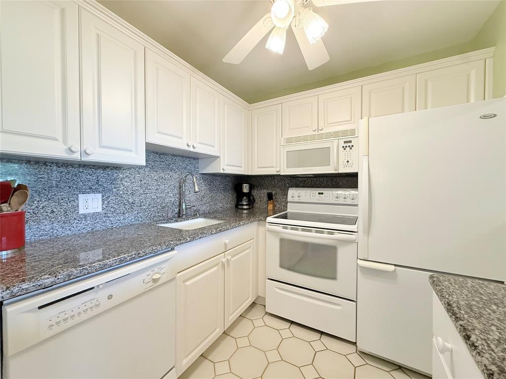 1113 Cambridge East, Unit 1113 Deerfield Beach, FL 33442 - Photo 2 of 44