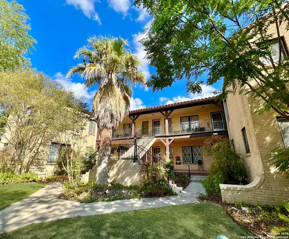 $899 | 127 West Craig Place, Unit 6, San Antonio, TX 78212