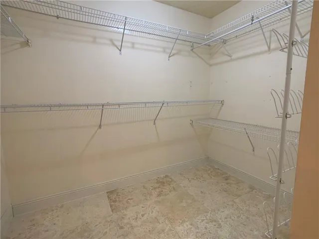 $2,400 | 1721 Whitehall Drive, Unit 102, Davie, FL 33324