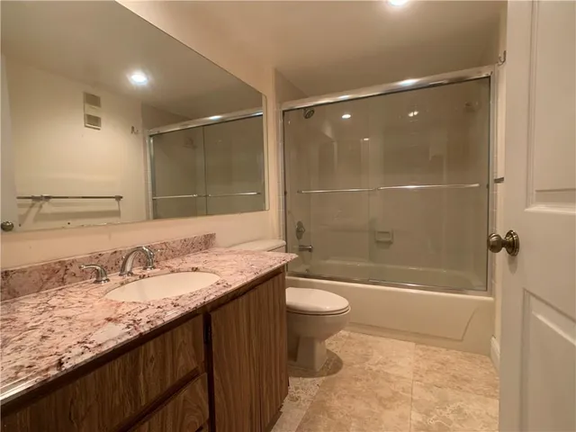 $2,400 | 1721 Whitehall Drive, Unit 102, Davie, FL 33324