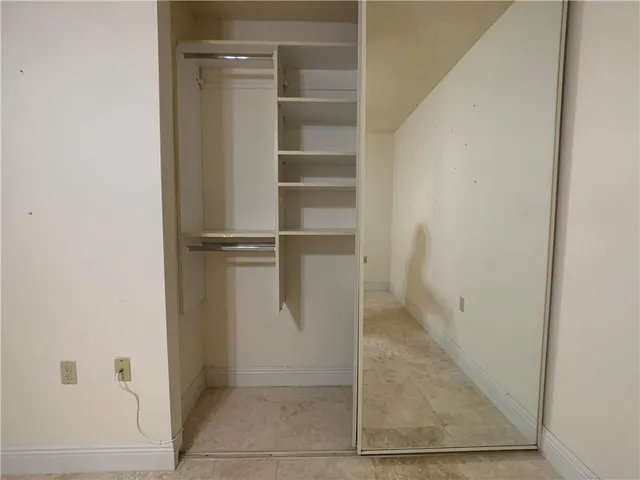 $2,400 | 1721 Whitehall Drive, Unit 102, Davie, FL 33324