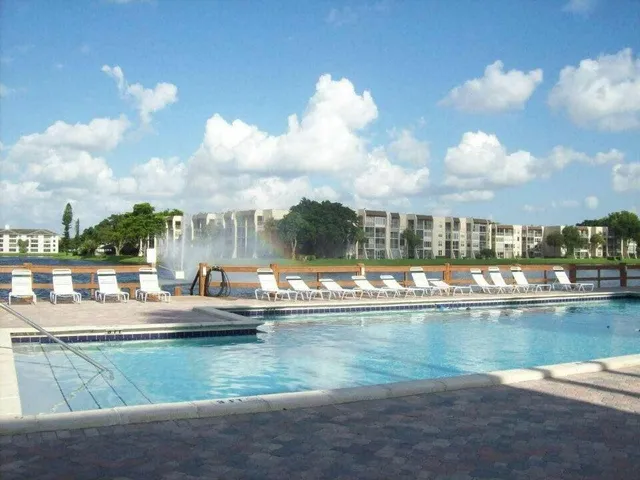 $2,400 | 1721 Whitehall Drive, Unit 102, Davie, FL 33324