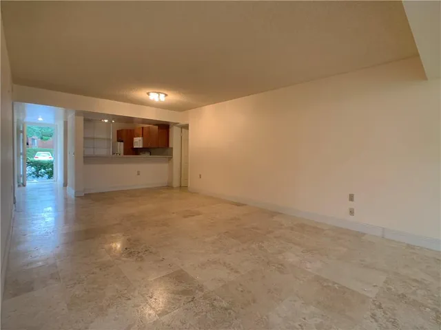 $2,400 | 1721 Whitehall Drive, Unit 102, Davie, FL 33324