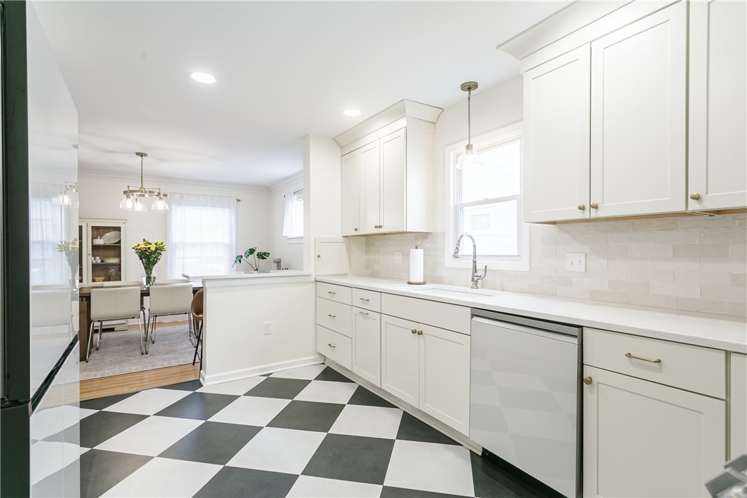 79 Irvington Road Rochester, NY 14620 - Photo 20 of 43