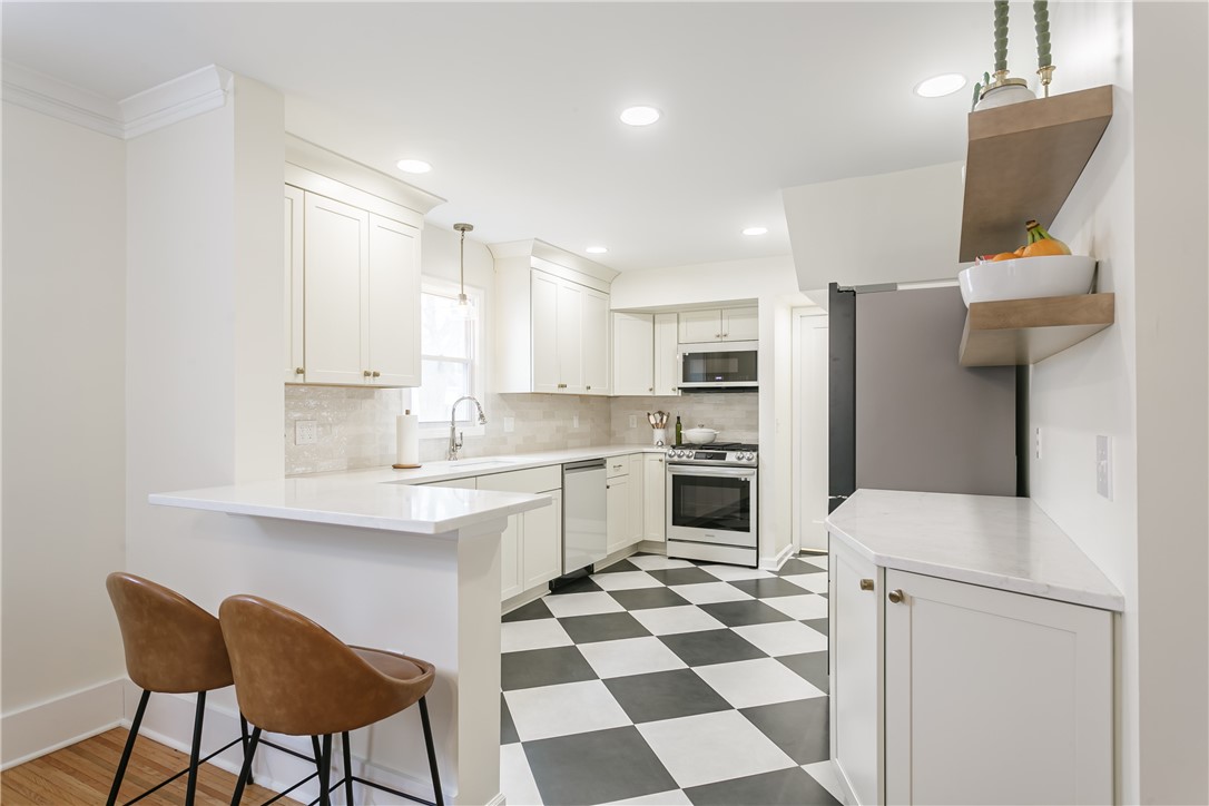 79 Irvington Road Rochester, NY 14620 - Photo 26 of 43